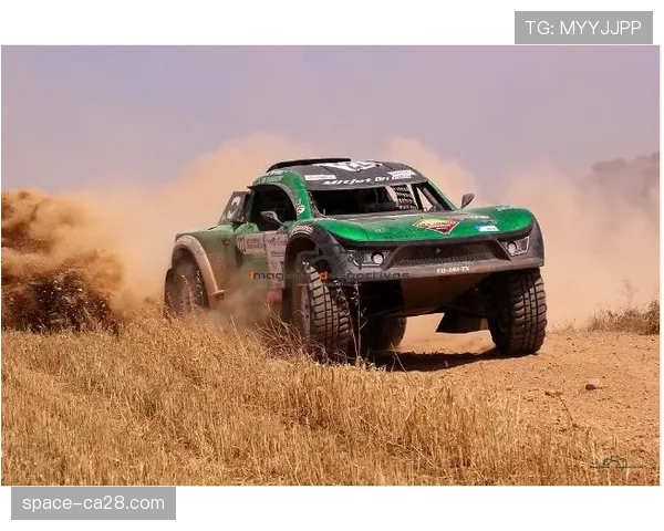 从观众到选手：一位39岁“妈妈级”车手闯进世界杯正赛的励志故事